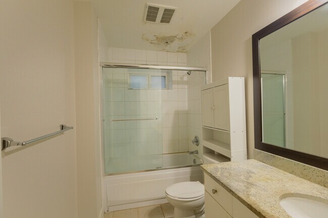 Photo - 14843-14863 63 Ave