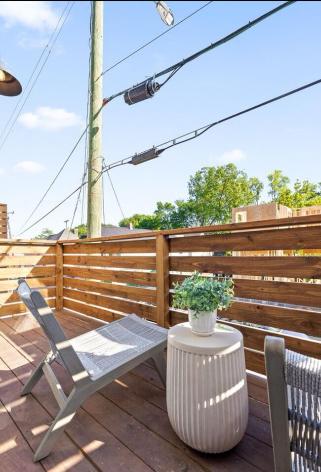 Photo - 126 E 19th St