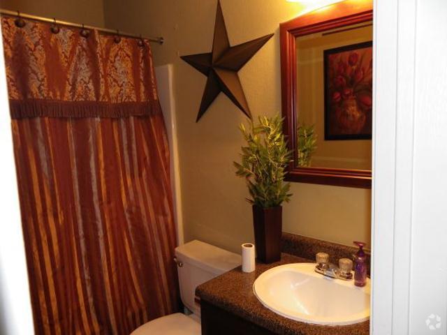 Bathroom - River Ranch Apartments