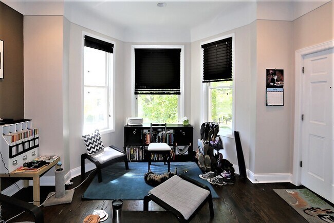 Photo - 4849 N Seeley Ave Unit 2