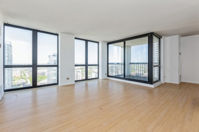 Photo - 1122 N Clark St Unidad 3103