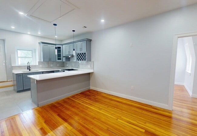 Photo - 14 King St Unit 3