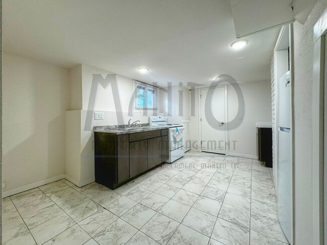 Photo - 1203 E Mission Ave Unit 1203 E Mission Avenue,  C