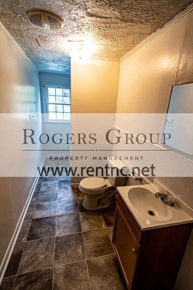 Photo - 220 Pearl St