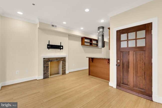 Photo - 1126 Columbia Rd NW