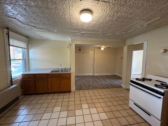 Photo - 16 Union St Unit 3