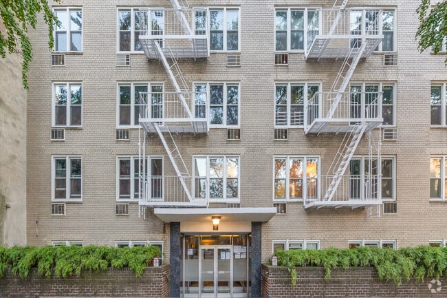 Entrance - 54 Orange St