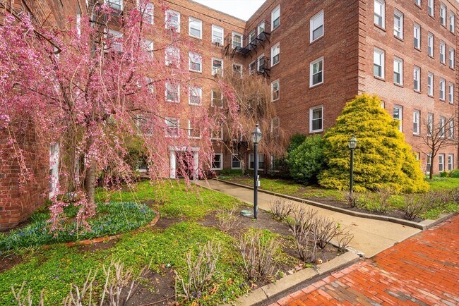 Building Photo - 395 Broadway Unit R4A Rental