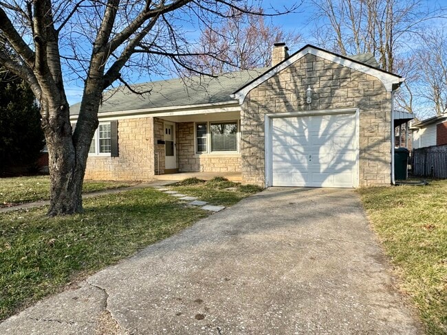 Photo - 479 Stratford Dr