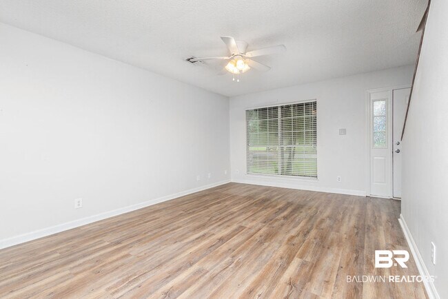 400 E 24th Ave