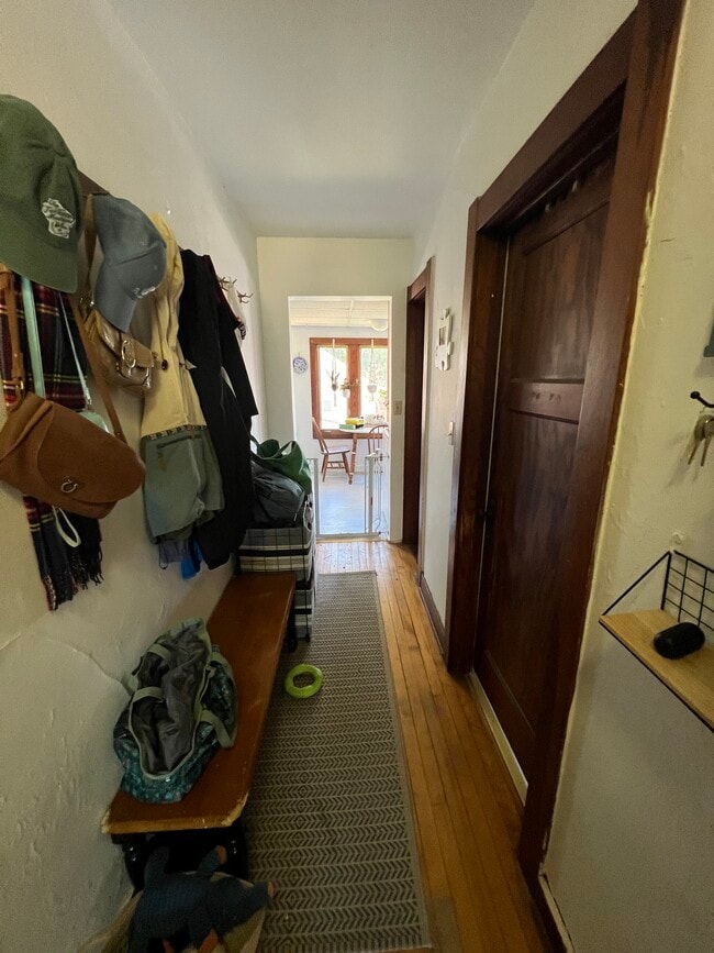Photo - 517 W Doty St Unidad 2