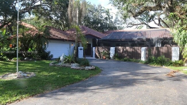 Building Photo - 3911 SW 56th Ct