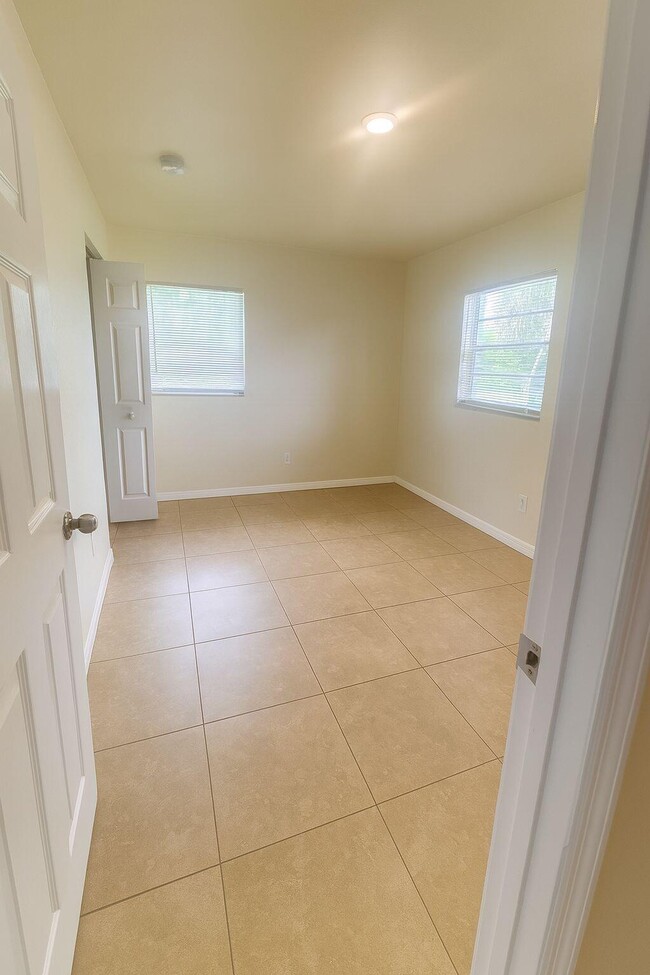 Photo - 908 Mccray Ct