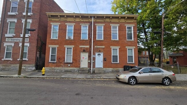 Building Photo - 2131 Staebler St Unit 2131 Staebler St - 4 Rental