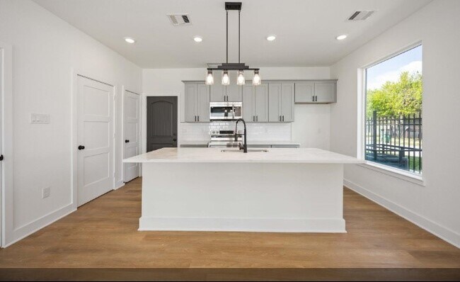Photo - 4501 Newberry St Unit B
