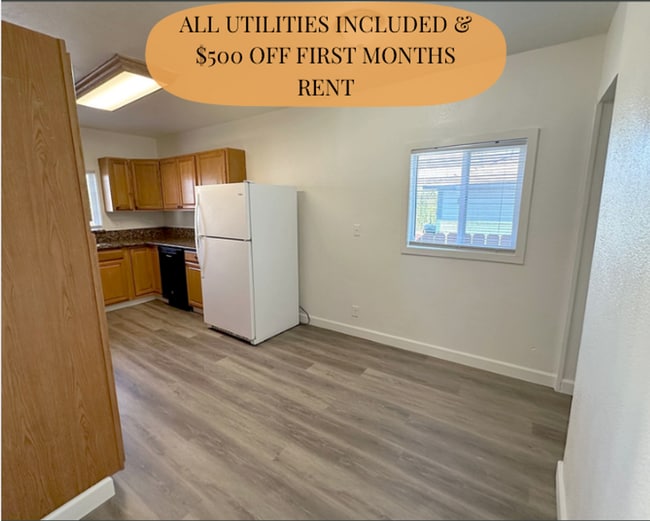 Photo - ALL UTILITIES INCLUDED!! $500 OFF FIRST MONTHS RENT!! Sparks 2 bedroom, 2.5 bath - Available Now!! Unidad 311 5th Street (Middle )