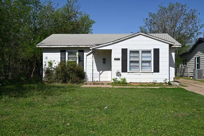 Photo - 3312 Buchanan St Casa