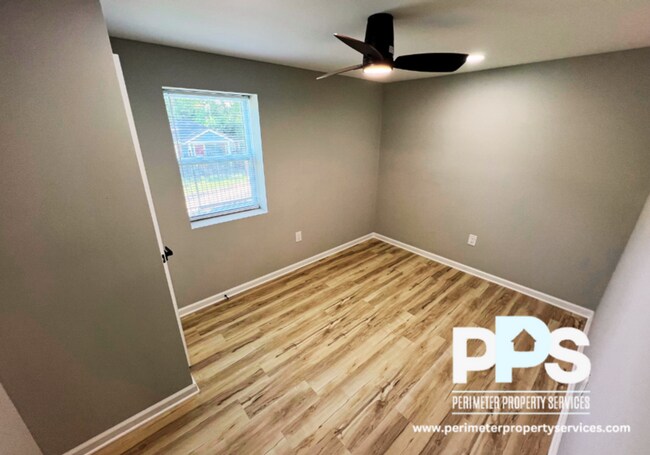 Photo - 605 Paines Ave NW