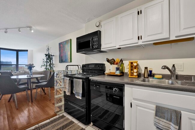 Photo - 899 S Plymouth Ct Unit 707