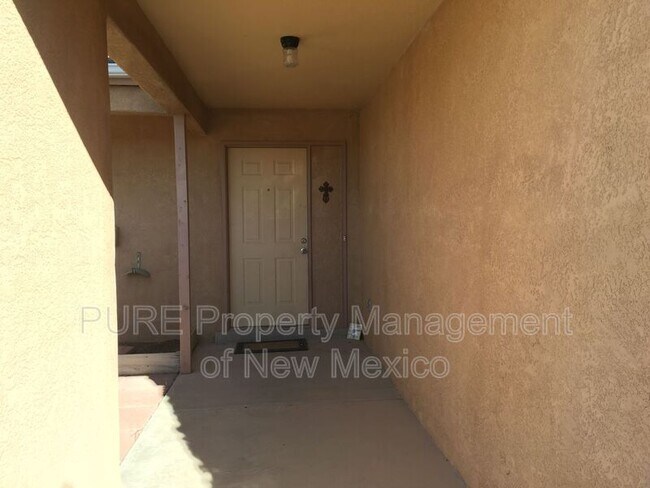 Photo - 4556 Platinum Dr NE