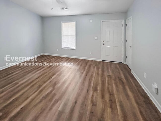 Photo - 526 Chestnut Ln