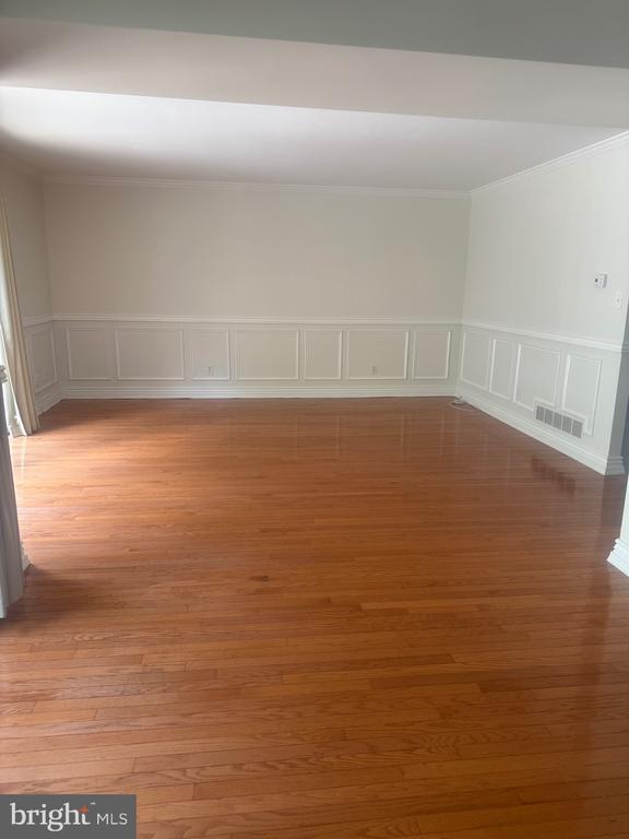 Photo - 105 Montrose Ave