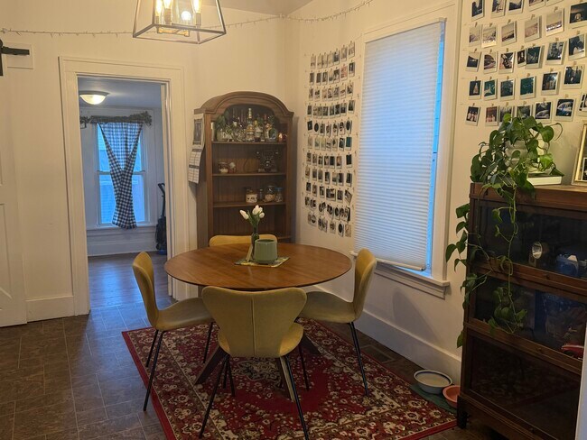 Photo - 148 E Elm St