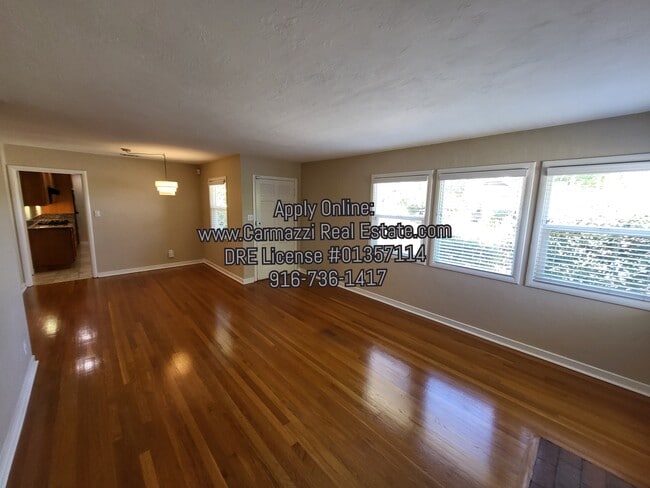 Photo - 3618 61st St