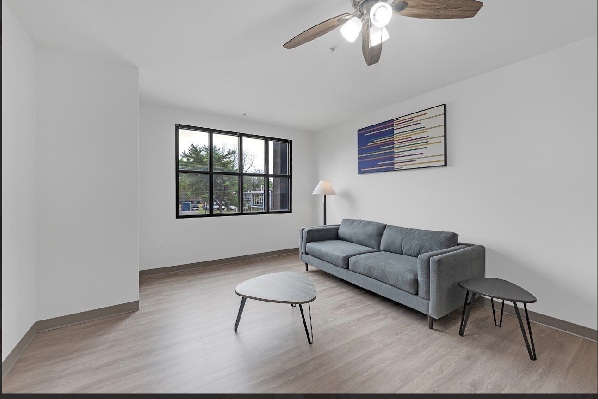 Photo - 149 N Barksdale St Unidad 100