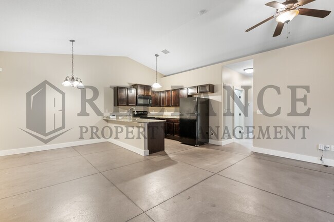 Photo - 3325 E Aster St