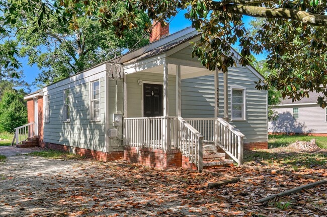 Building Photo - 2128 Roosevelt Dr