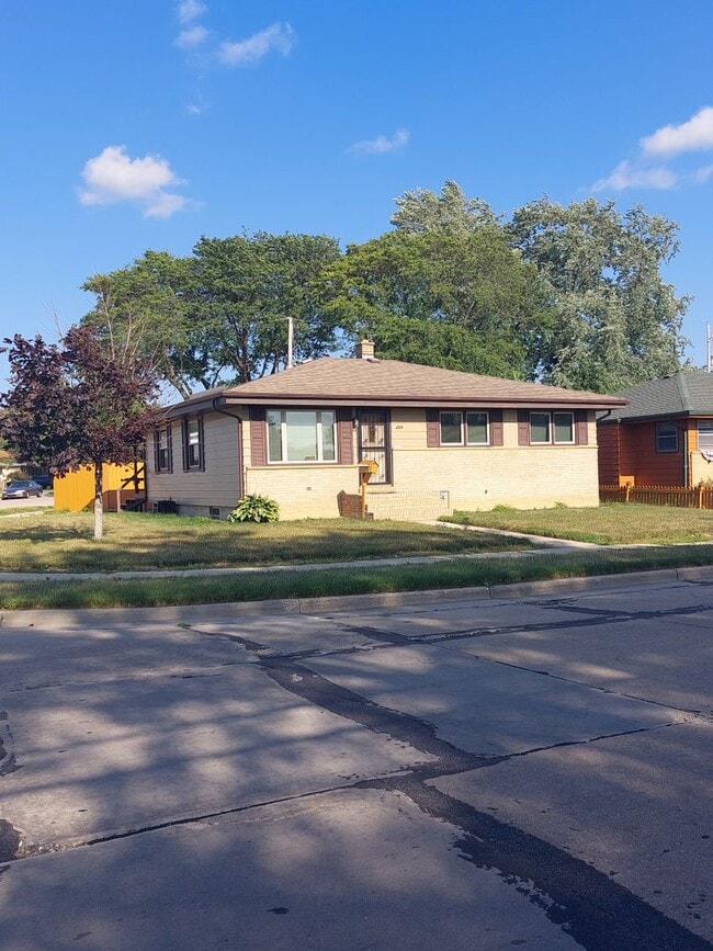 Building Photo - Corner lot with fenced in backyard!