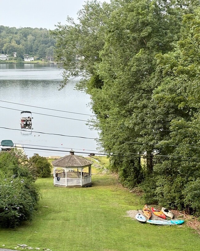 Photo - 421 Hemlock Point Dr