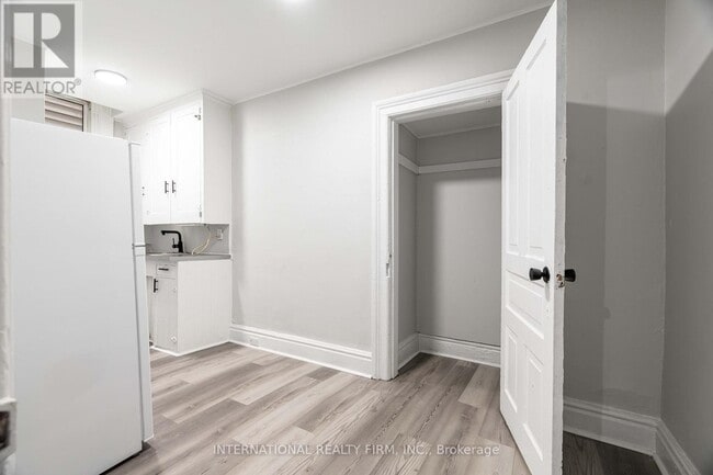 Photo - 221 Hamilton Rd