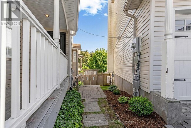 Photo - 18 Carrington Pl