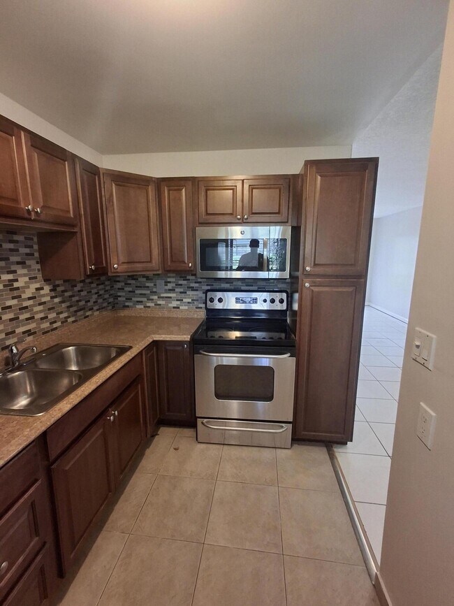 Photo - 512 Gardens Dr Unit 103