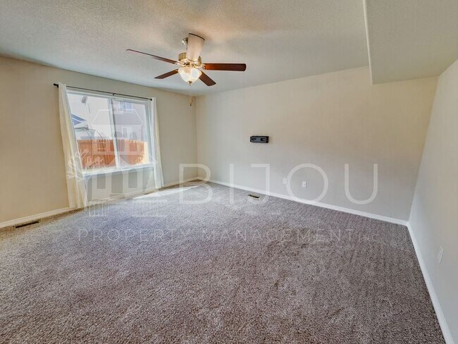 Photo - 10881 Aliso Dr