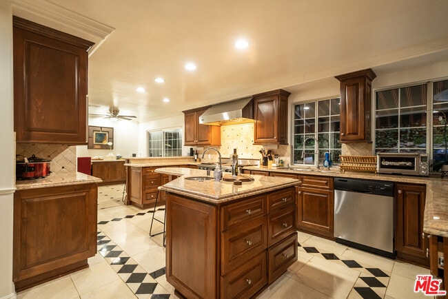 Building Photo - 2461 Jupiter Dr