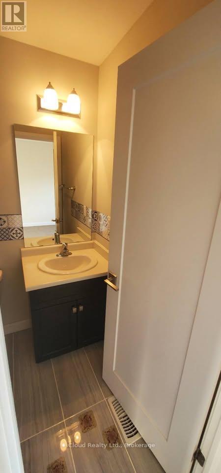 Photo - 1169 Garner Rd E