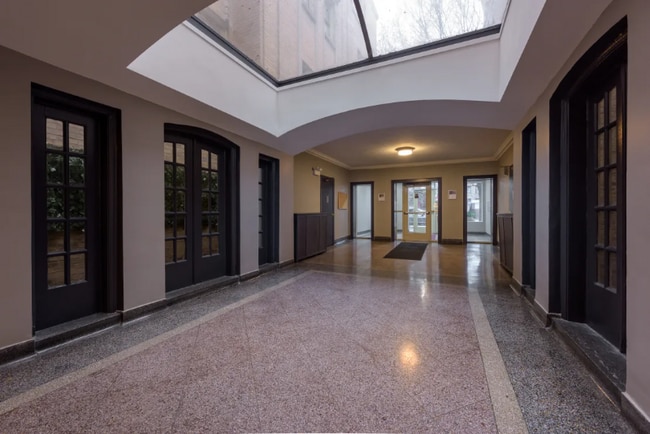 Photo - 1320 E Hyde Park Blvd Unidad 1336-1