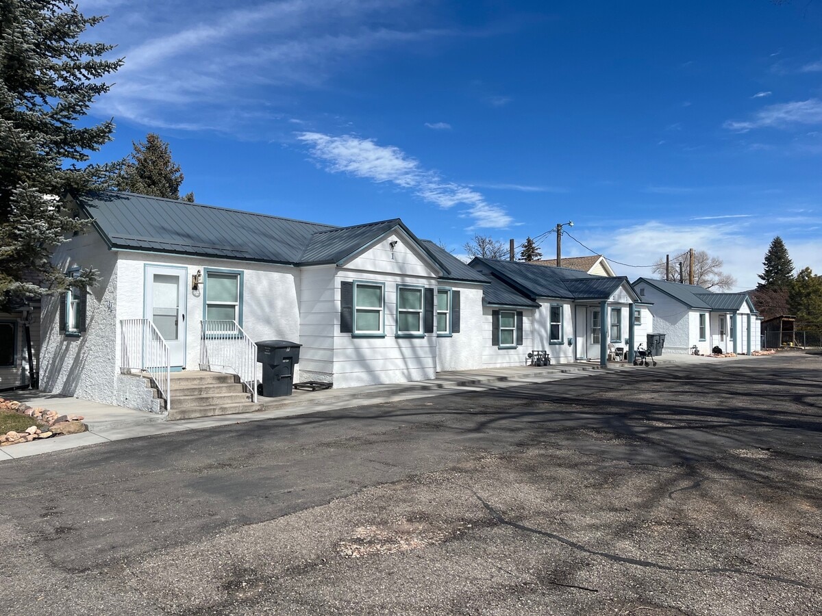 Photo - 160 N Main St