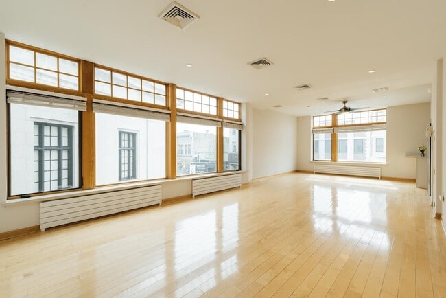 Building Photo - 30 Park Ave