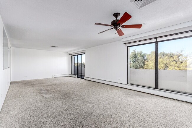 Three Bed / Two bath at the Cherry Creek Polo Club Condominiums