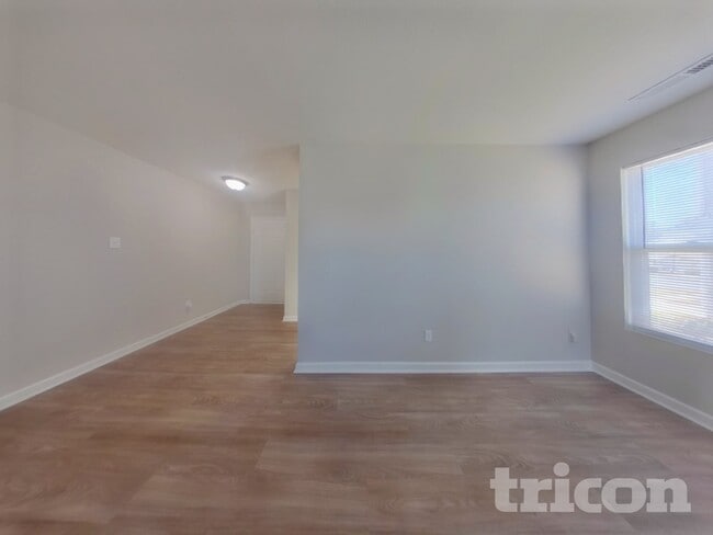 Photo - 809 Littleton Dr