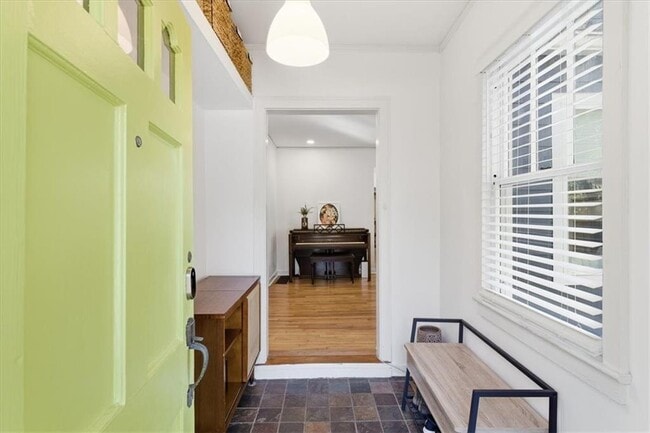 Photo - 693 Glenwood Ave SE