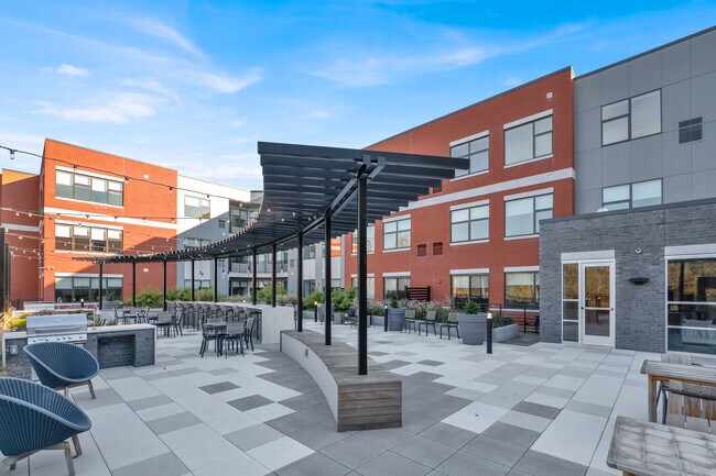 Amenities Deck
