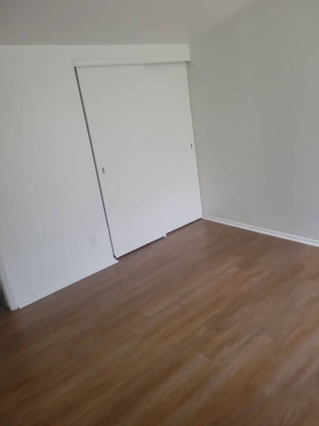 Photo - 8836eN95thM Unit 8836E