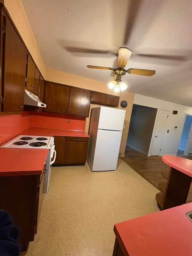 Cocina - 628 Sunny Ln