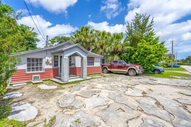 Photo - 6295 SW 29th St Unidad 1