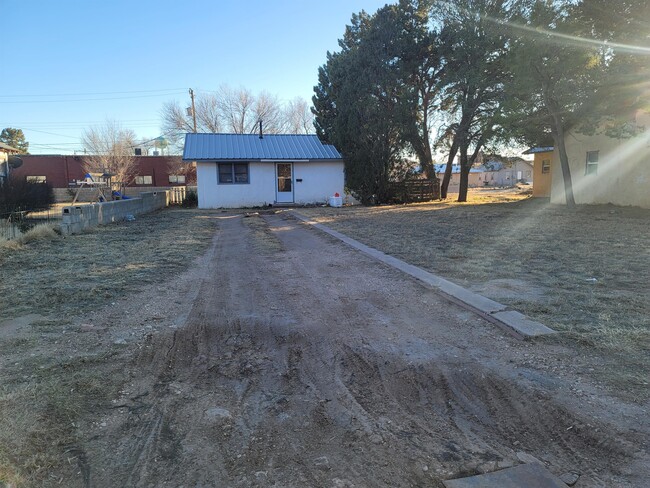 Photo - 1017 W 14th Ln